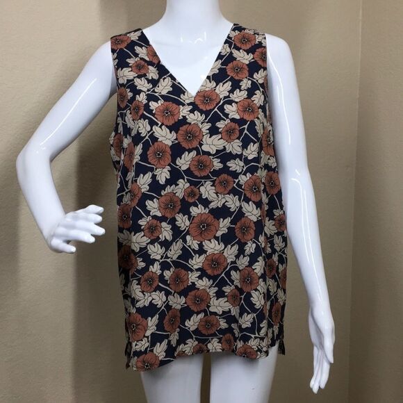 Pleione Crepe V-Neck Tank (A6) - Picture 1 of 5